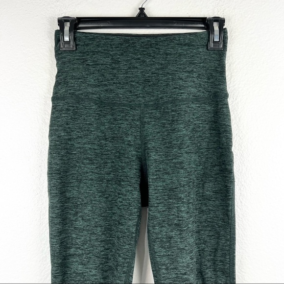 BEYOND YOGA High Rise Space Dye Capri Leggings, Elastic Cuff Detail, Green, S - Picture 2 of 7